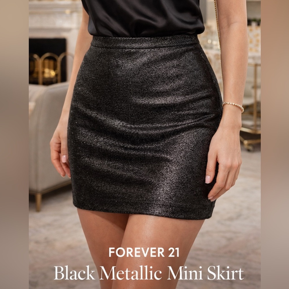FOREVER 21 ✨Mini skirt EUC Size Medium Black metallic ✨